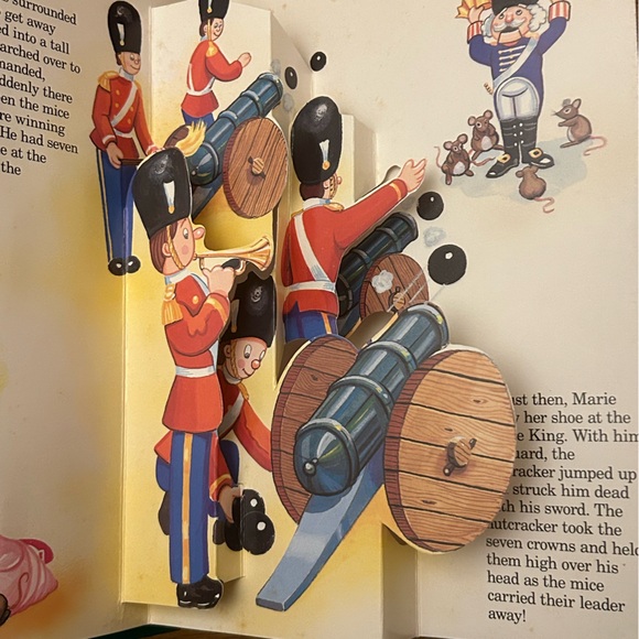 Christmas Classics Pop-up Books, set of 4 in box set. - Picture 5 of 8